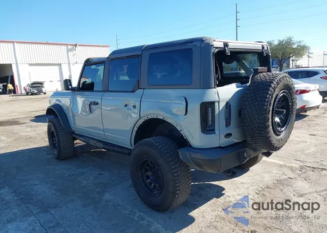 2022 Ford Bronco Black Diamond z USA, uszkodzony, nr VIN 1FMEE5DH0NLA87792